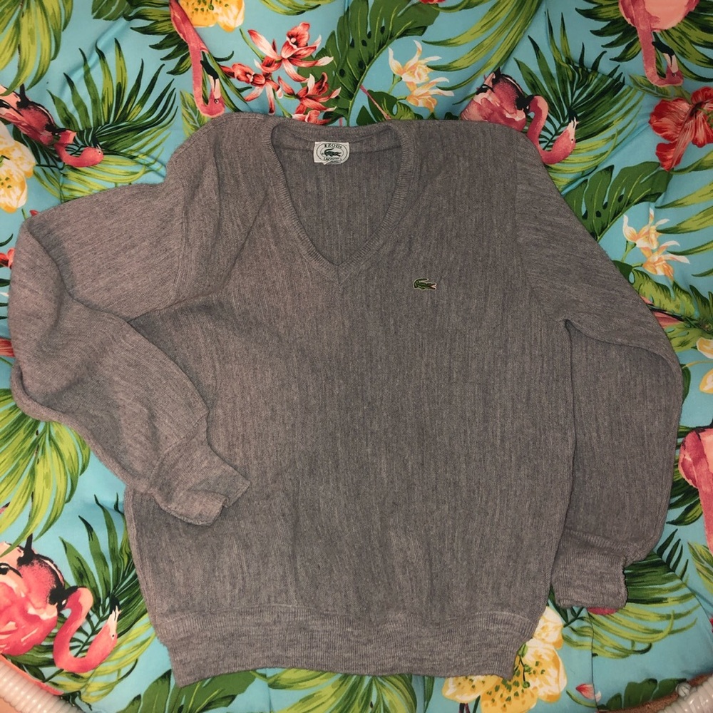 IZOD SWEATER